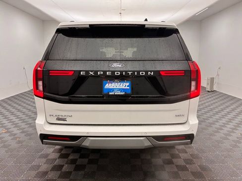 New 2025 Ford Expedition Max Platinum w/ Driver's Package image 11