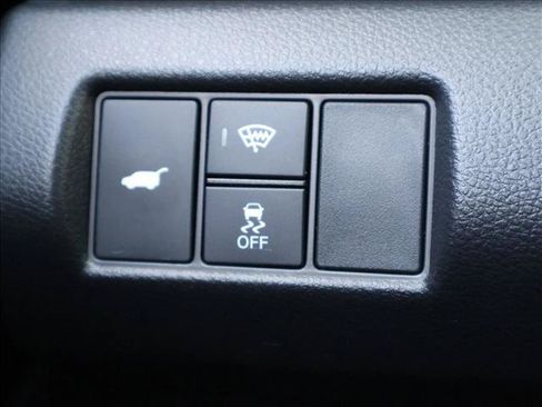 Used 2025 Honda Pilot TrailSport image 17