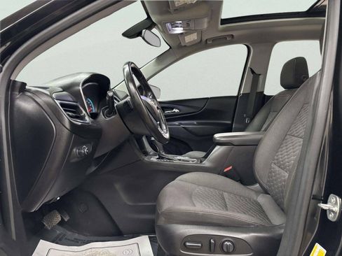 Used 2019 Chevrolet Equinox LT w/ Sun & Navigation Package AWD/4WD image 12