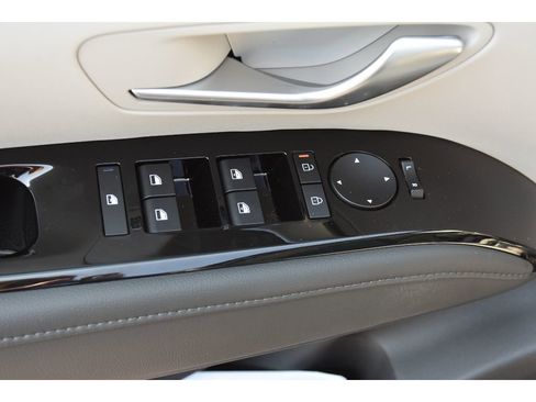 New 2025 Hyundai Tucson Limited image 18