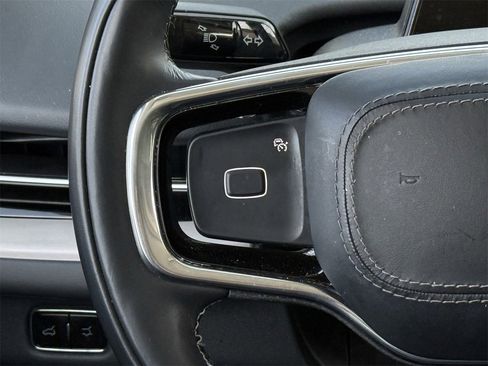 Used 2025 Lincoln Navigator Reserve image 14