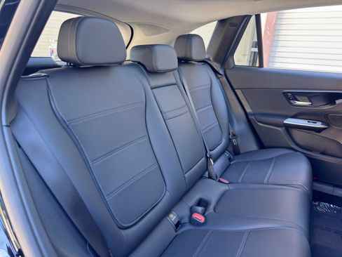 Used 2025 Mercedes-Benz GLC 350e 4MATIC image 43