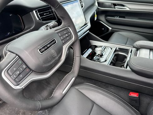 New 2026 Jeep Grand Wagoneer L Limited AWD/4WD image 9