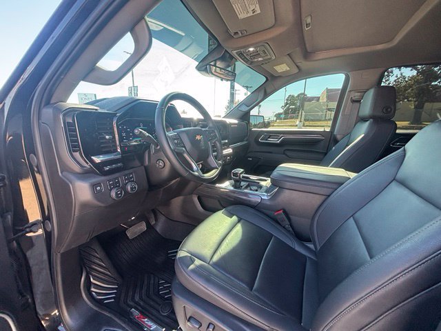 Used 2025 Chevrolet Silverado 1500 LTZ w/ LTZ Premium Package AWD/4WD image 11