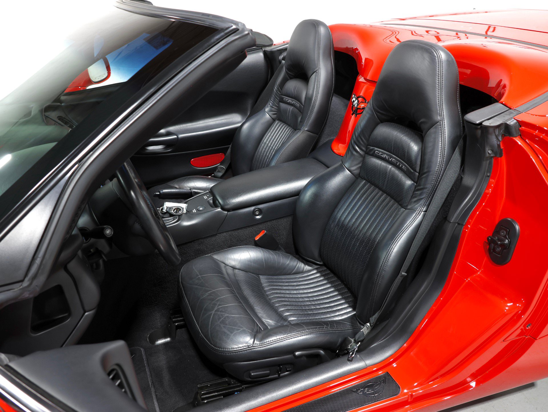 Used 2004 Chevrolet Corvette Convertible w/ Preferred Equipment Group RWD image 3