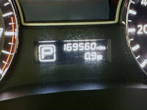 Used 2013 Nissan Pathfinder SL w/ Trailer Tow Pkg image 18