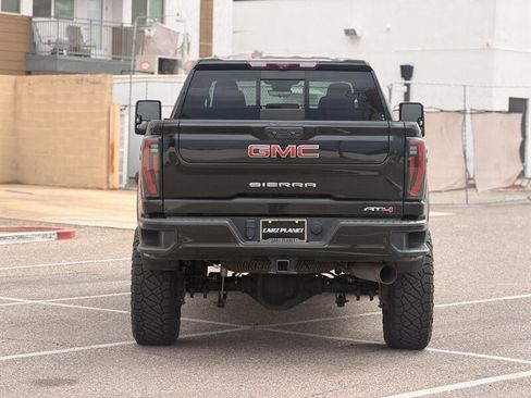 Used 2024 GMC Sierra 2500 AT4 w/ AT4 Premium Plus Package AWD/4WD image 5