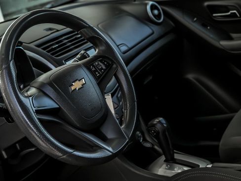 Used 2016 Chevrolet Trax LS FWD image 17