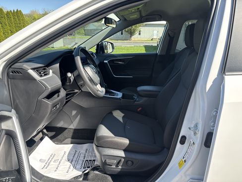 Certified 2025 Toyota RAV4 XLE AWD/4WD image 12