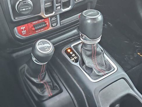 Used 2020 Jeep Gladiator Rubicon AWD/4WD image 16