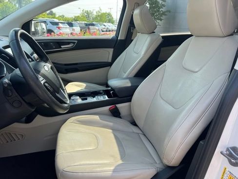 Used 2020 Ford Edge Titanium w/ Equipment Group 301A AWD/4WD image 24