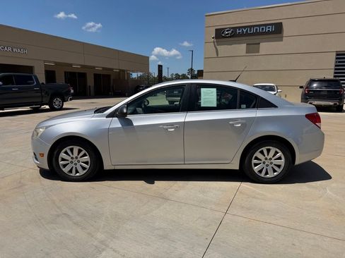Used 2011 Chevrolet Cruze LS w/ Connectivity Package FWD image 2