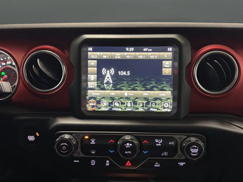 Used 2021 Jeep Wrangler Unlimited Rubicon AWD/4WD image 12