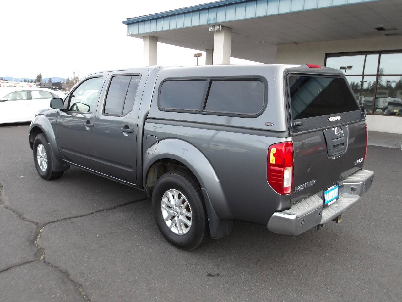 Used 2016 Nissan Frontier SV AWD/4WD image 3