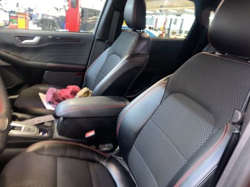 Used 2023 Ford Escape ST-Line w/ Tech Pack #1 FWD image 15