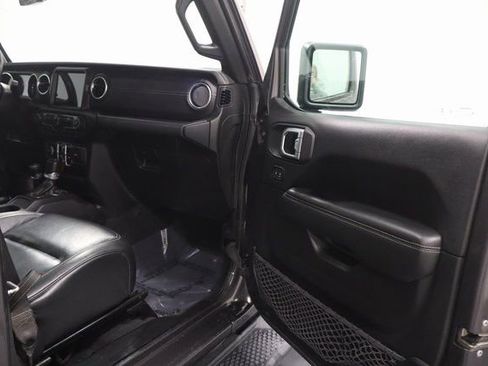 Used 2019 Jeep Wrangler Unlimited Sahara w/ Uconnect 4C Nav & Sound Group image 13