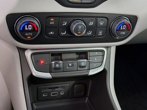 Used 2023 GMC Terrain SLT w/ LPO, Floor Liner Package FWD image 20