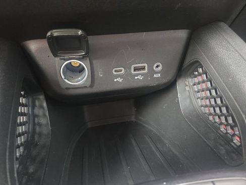 Used 2023 Chevrolet TrailBlazer RS FWD image 32