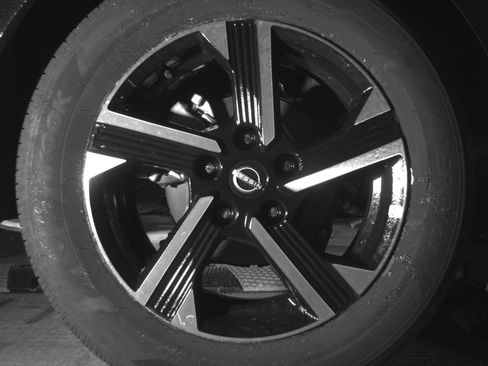 Used 2025 Nissan Sentra SV FWD image 15