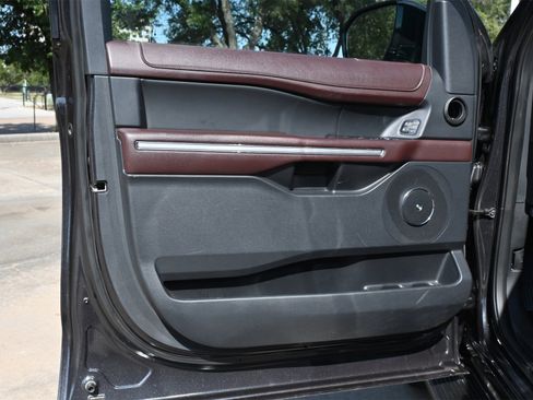 Used 2024 Ford Expedition Max Limited image 17