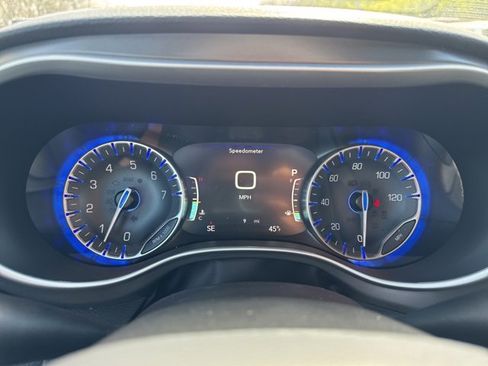 New 2026 Chrysler Pacifica Select image 23