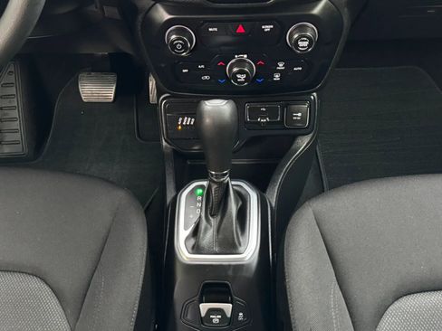 Used 2018 Jeep Renegade Sport w/ Power & Air Group image 24