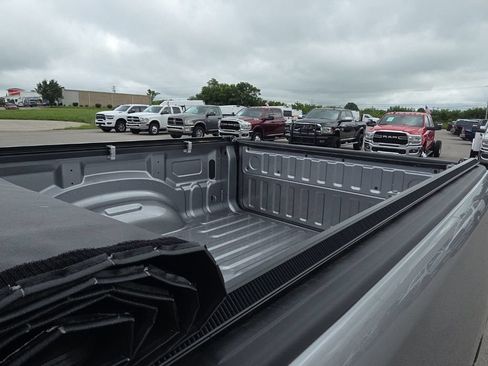 Used 2019 RAM 1500 Big Horn AWD/4WD image 9