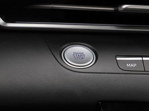 Used 2025 Hyundai Elantra SEL FWD image 30