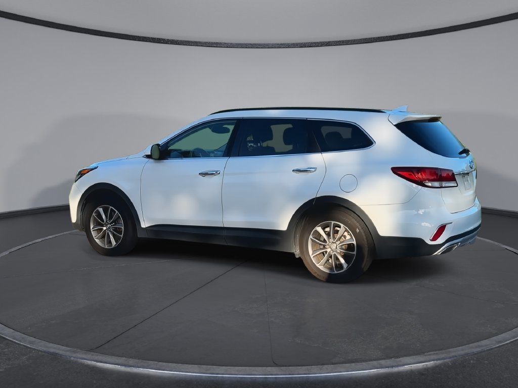 Used 2017 Hyundai Santa Fe SE FWD image 6