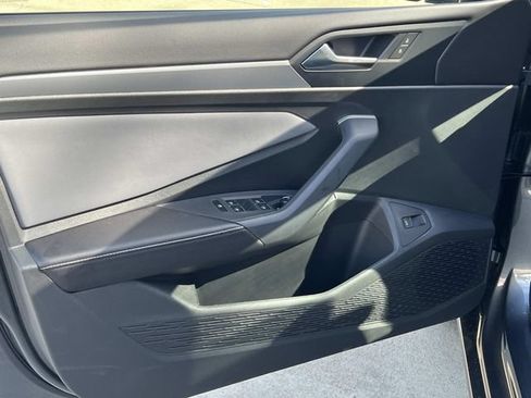 New 2026 Volkswagen Jetta SE FWD image 9