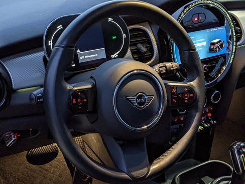 Used 2023 MINI Cooper SE image 13