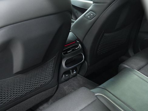 Used 2023 Genesis GV70 3.5T Sport image 23