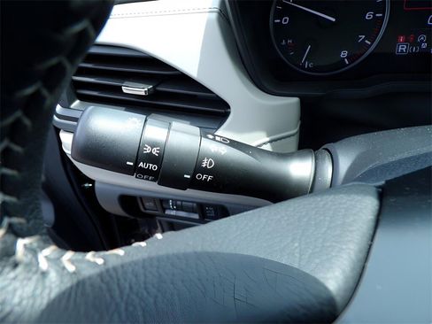 Certified 2025 Subaru Forester Premium image 23