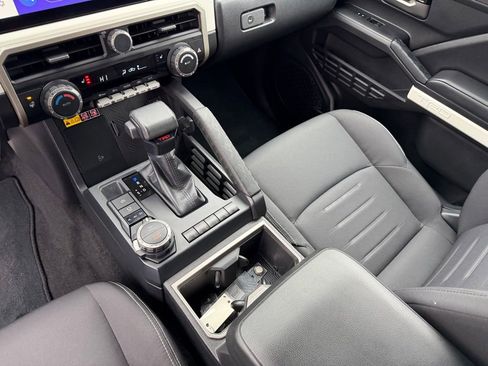 Used 2024 Toyota Tacoma TRD Sport image 15