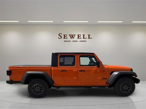 New 2025 Jeep Gladiator Sport image 6