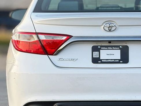 Used 2016 Toyota Camry SE image 13