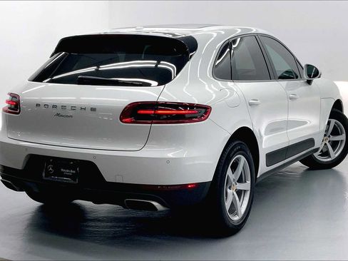 Used 2017 Porsche Macan AWD/4WD image 4