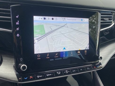 Used 2023 Jeep Wagoneer Series III w/ Preferred Equipment Group image 3