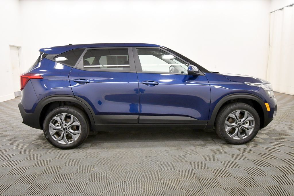 Used 2026 Kia Seltos LX AWD/4WD image 9