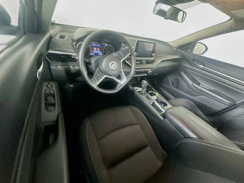 Used 2024 Nissan Altima 2.5 SV image 18