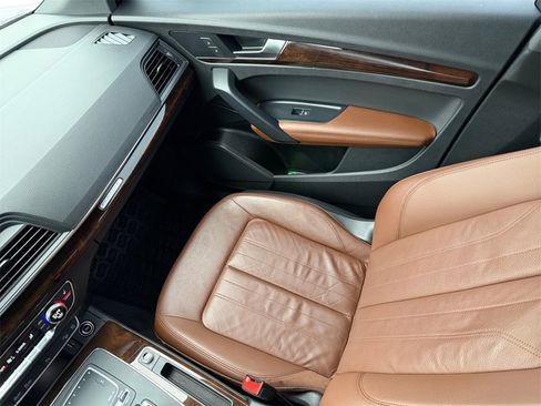 Used 2019 Audi Q5 2.0T Premium Plus w/ Premium Plus Package image 17