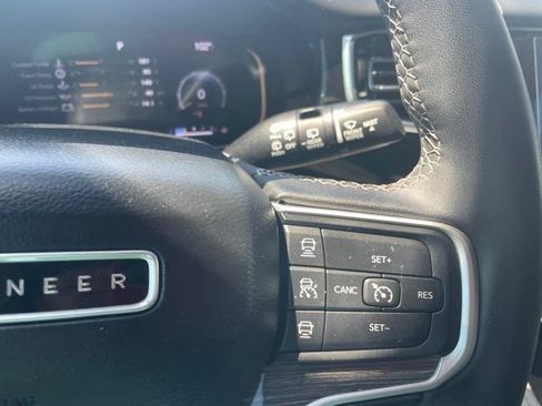 Used 2022 Jeep Wagoneer Series III w/ Flexible Seating Group AWD/4WD image 31