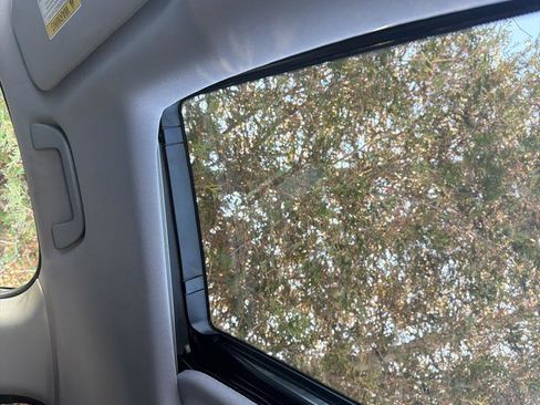 Used 2023 Honda Odyssey EX-L image 26