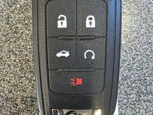 Used 2011 Buick LaCrosse CX image 32