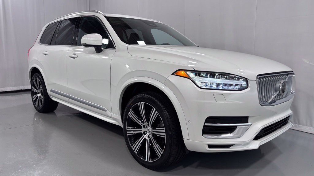 Certified 2025 Volvo XC90 T8 Plus w/ Protection Package Premier AWD/4WD image 4