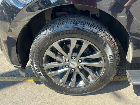 Used 2020 Ford Expedition Limited AWD/4WD image 11