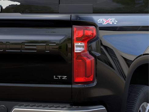 Used 2025 Chevrolet Silverado 1500 LTZ w/ LTZ Convenience Package II AWD/4WD image 11
