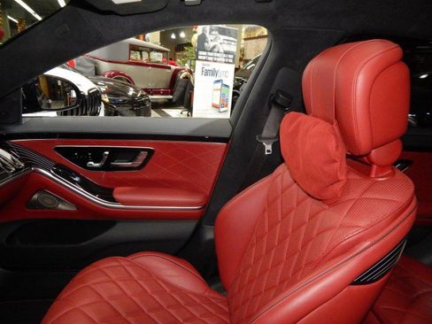 Used 2022 Mercedes-Benz S 580 4MATIC Sedan image 32