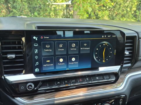 Used 2022 Chevrolet Silverado 1500 RST w/ Convenience Package II AWD/4WD image 17