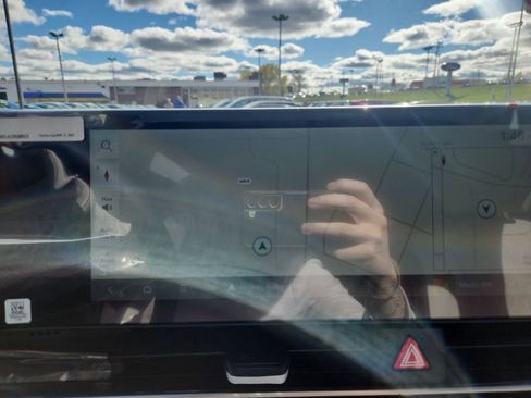 New 2026 Kia Carnival EX image 18